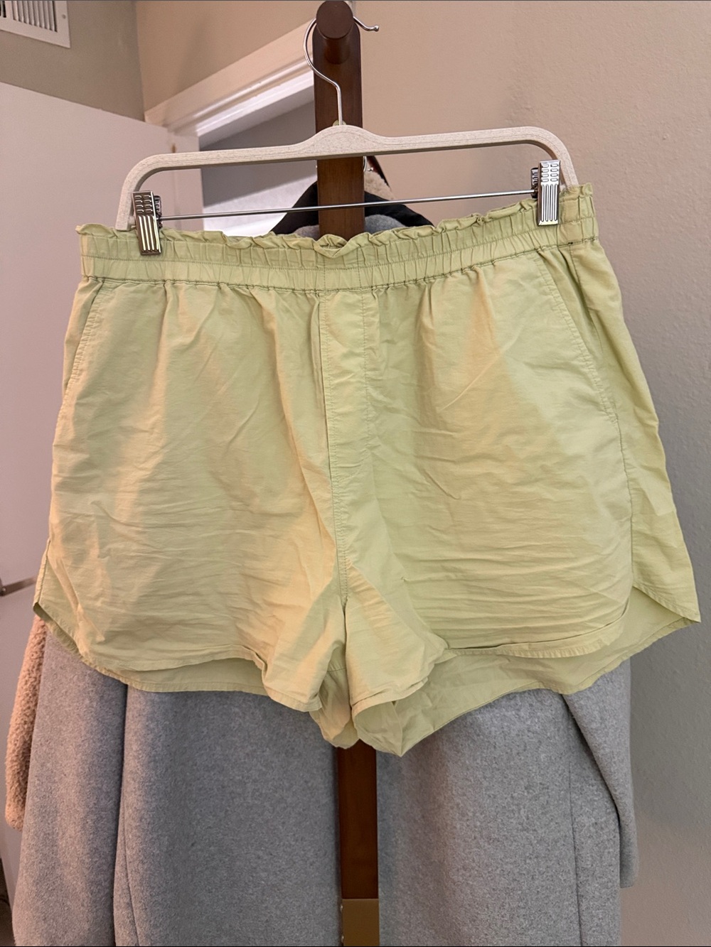 Madewell Light Yellow Women’s Elastic-Waist Shorts